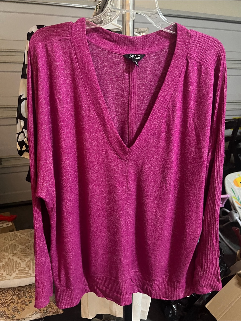 Buffalo David Bitton V-Neck Long Sleeve Sweater in Fuchsia